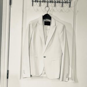 Cute, professional fresh blazer. Massimo Dutti.